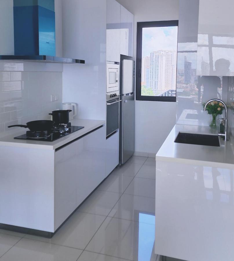 Skypool With Seaview 8Pax Beacon Executive Suites - Georgetown City Centre - 3Km To Komtar ภายนอก รูปภาพ